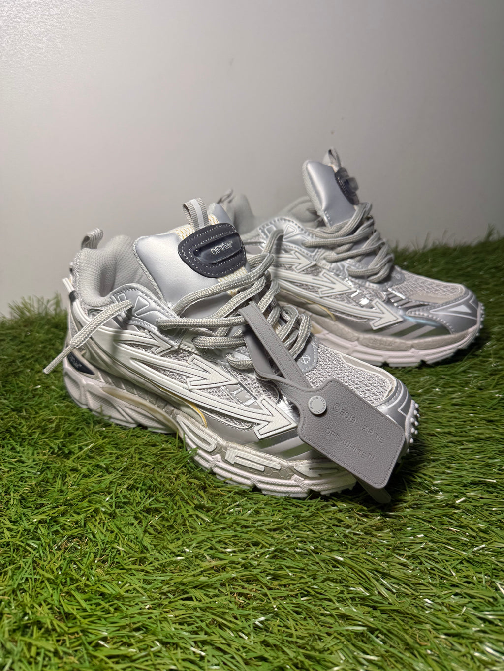 Off White Be Right Back - Silver