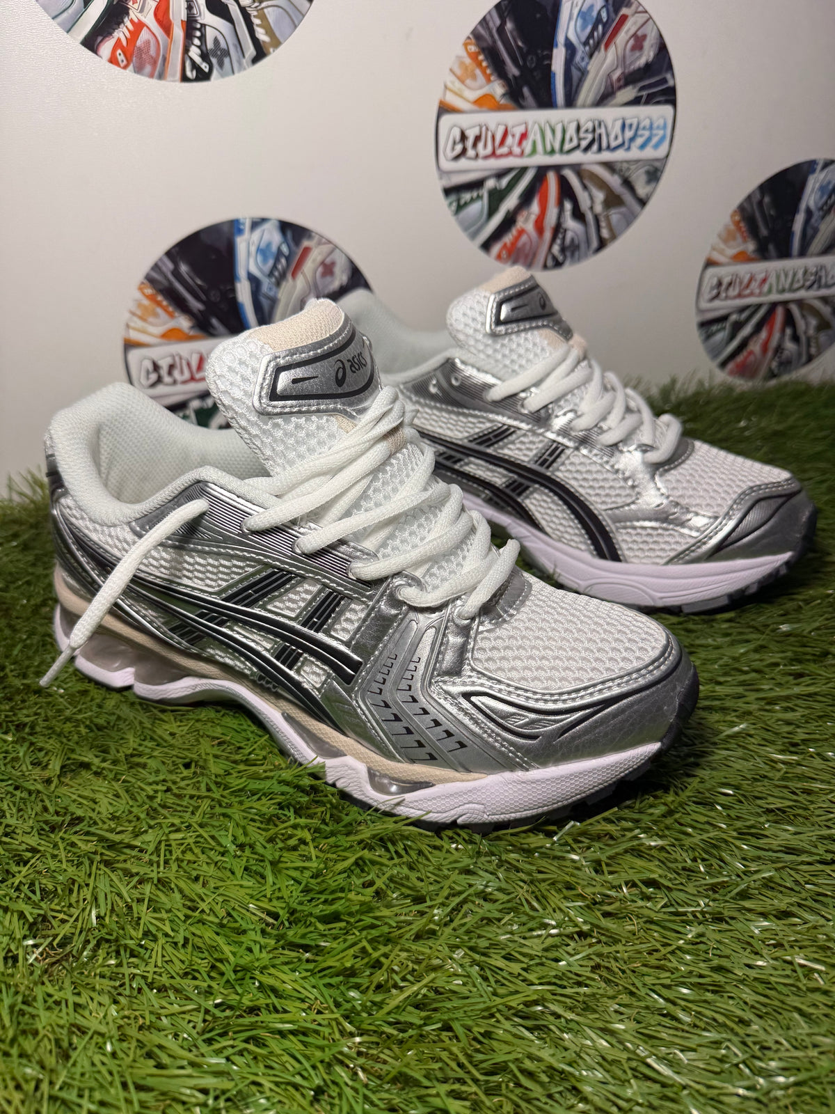 ASICS Gel-Kayano 14 - Argento/Nero