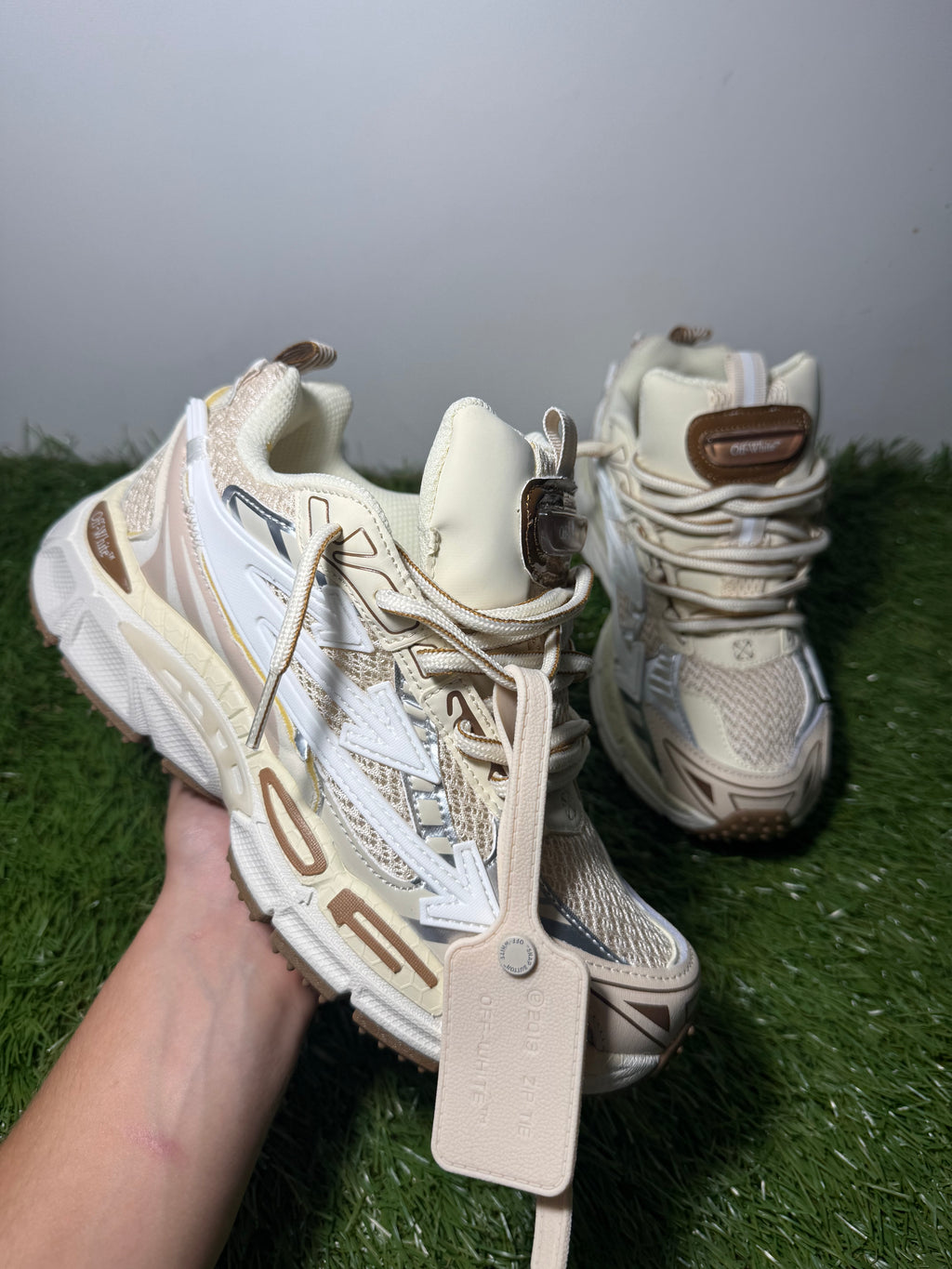 Off White Be Right Back - Beige