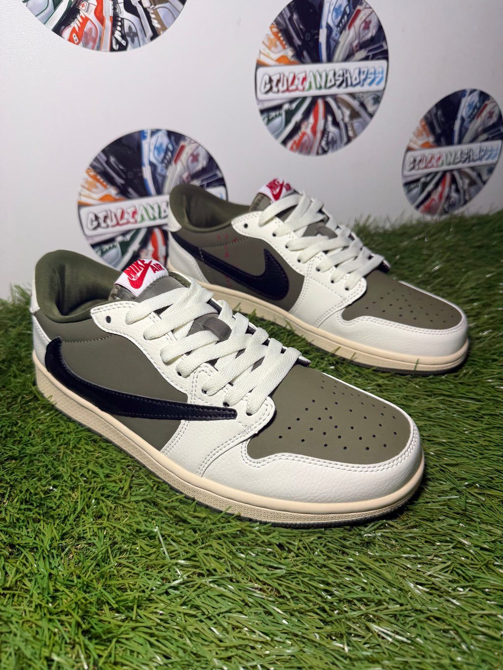 Nike Air Jordan 1 Low travis scott - Medium Olive