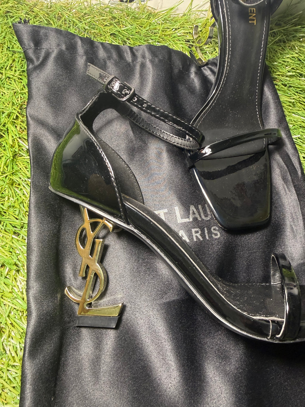Tacchi Yves Saint Laurent