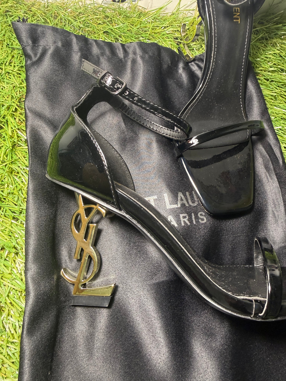 Tacchi Yves Saint Laurent