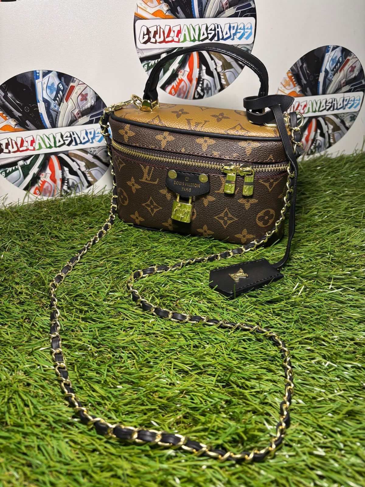 Louis Vuitton Vanity PM in tela Monogram Reverse