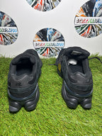 New Balance 9060 Triple Black