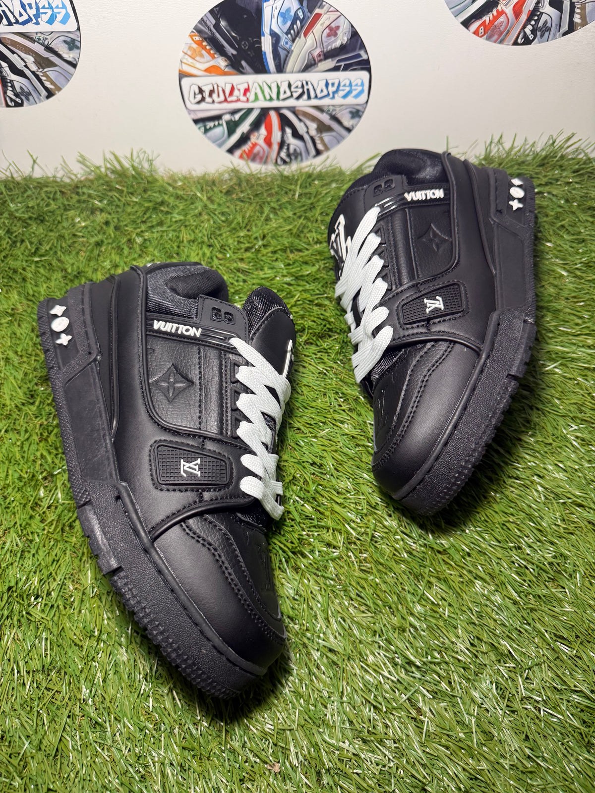 Louis Vuitton Trainer -  Total Black