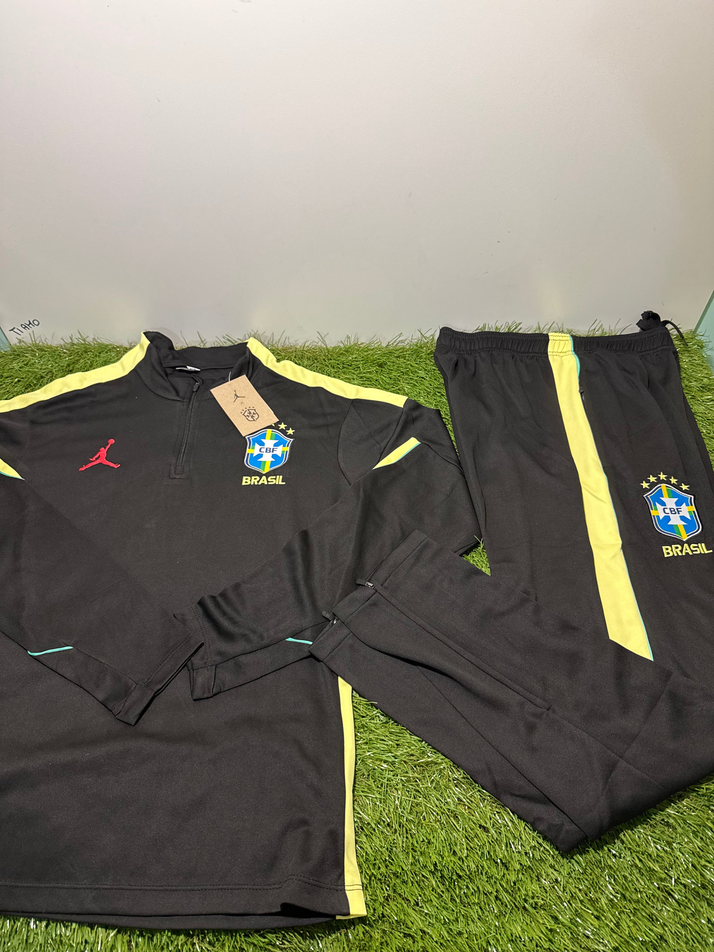 Tuta Calcio Brasile Nero/Giallo Chiaro
