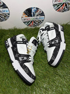 Louis Vuitton Trainer -  Black/White