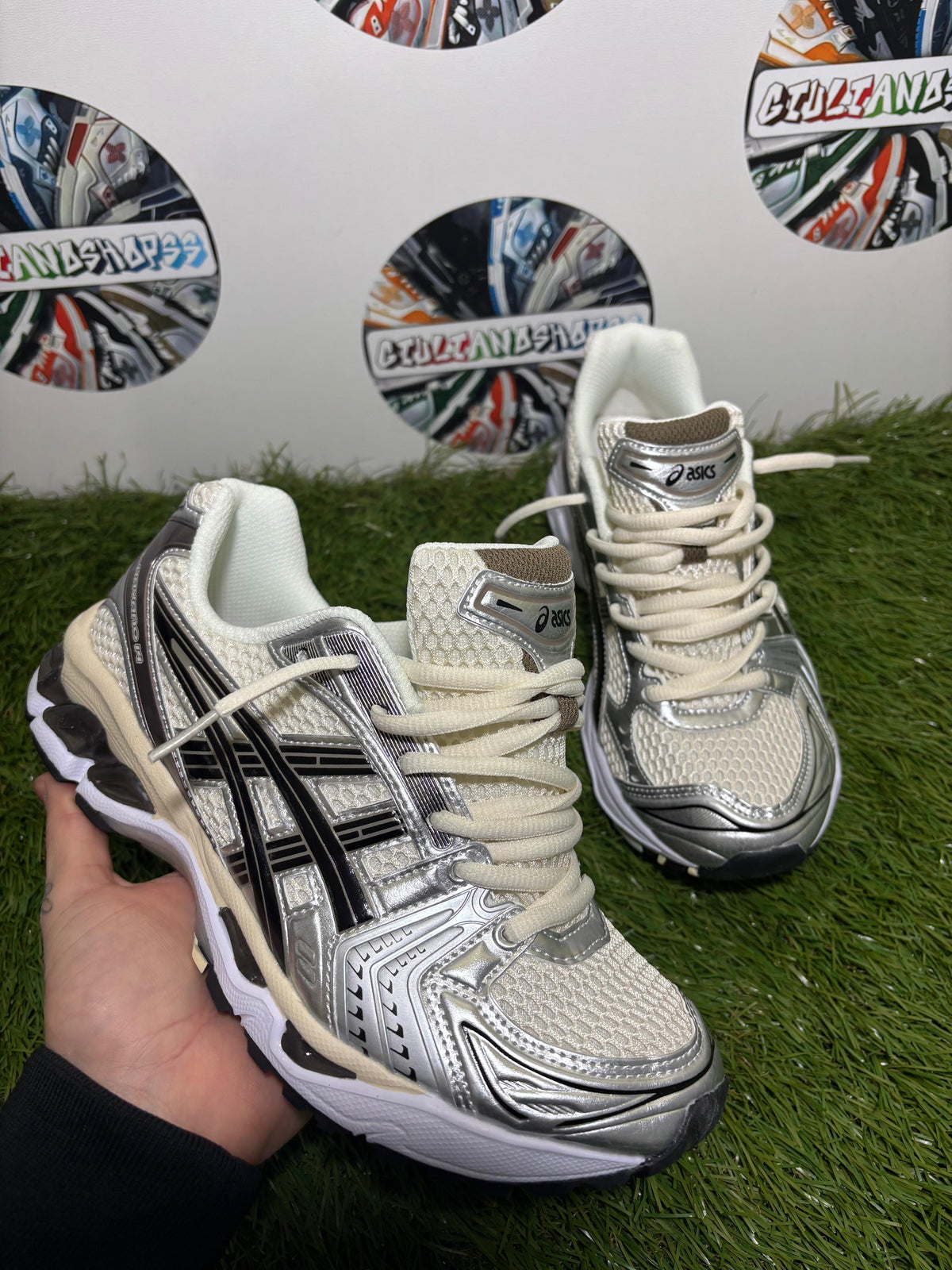 ASICS Gel-Kayano 14 - Argento/Nero/Crema