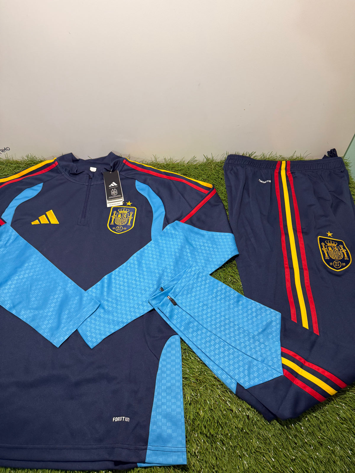 Tuta Calcio Spagna Blu/Azzurro/Rosso/Giallo