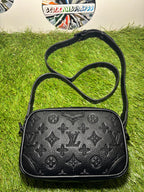 Louis Vuitton Camera Crossbody Empreinte Nero