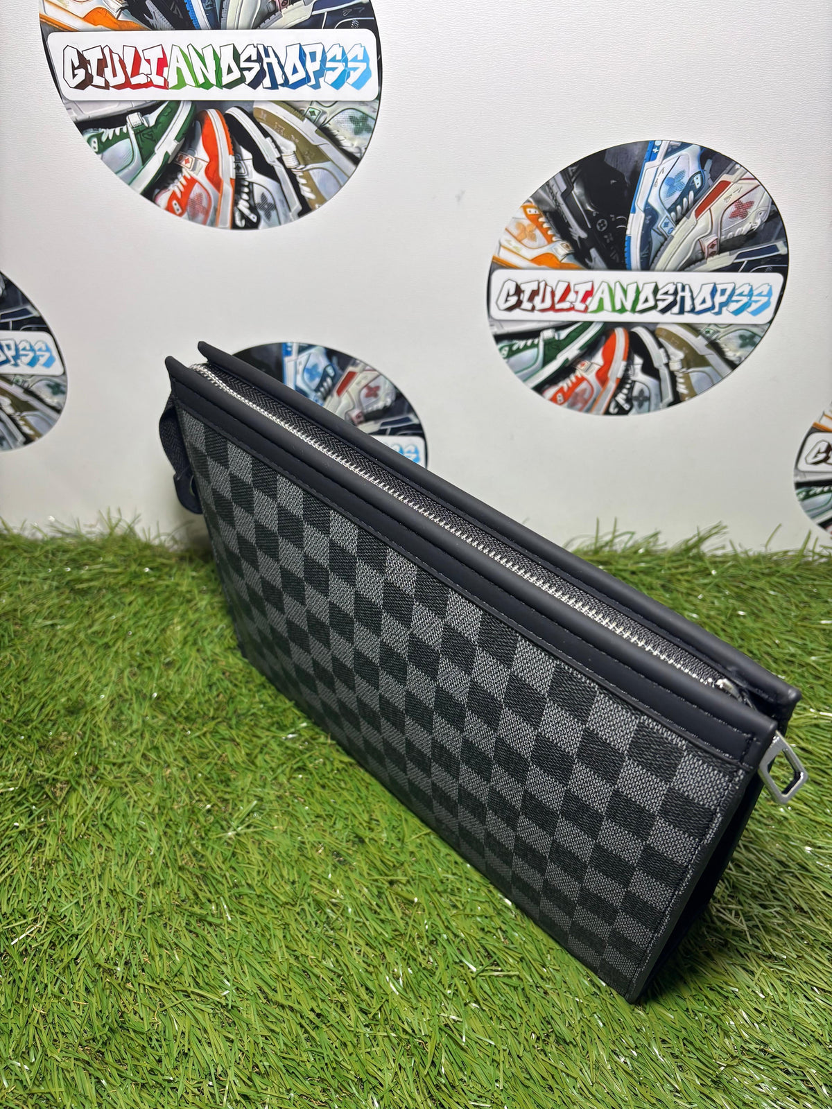 Louis Vuitton Pochette Voyage MM - Damier Graphite