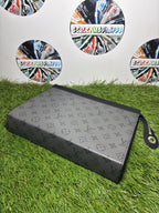 Louis Vuitton Pochette Voyage MM - Monogram Eclipse